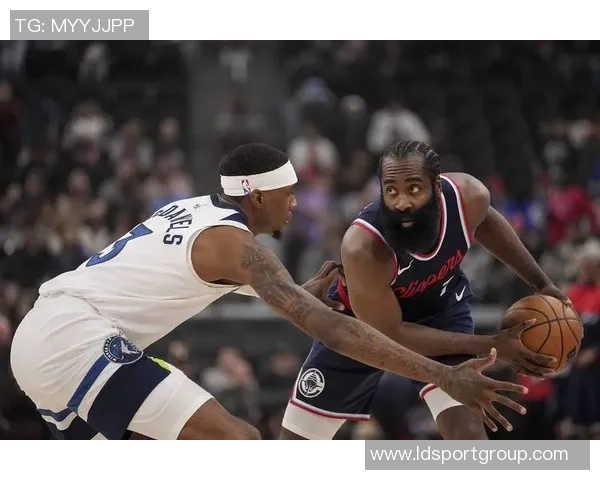 加兰三分球失准全场表现依然出色助力球队拿下16分6助攻