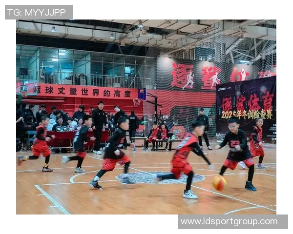 弗拉格分享与兄长共聚时光感受篮球带来的快乐与团结